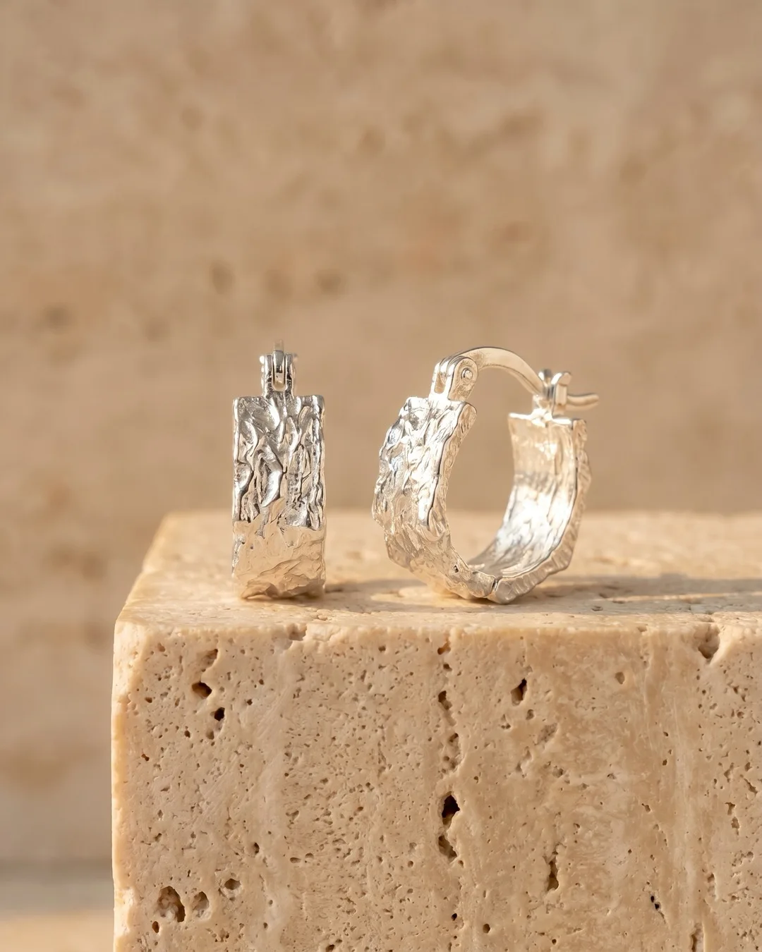 Argentea Textured Silver Hoop Earrings in Argento — Hugo Caesar Tassi