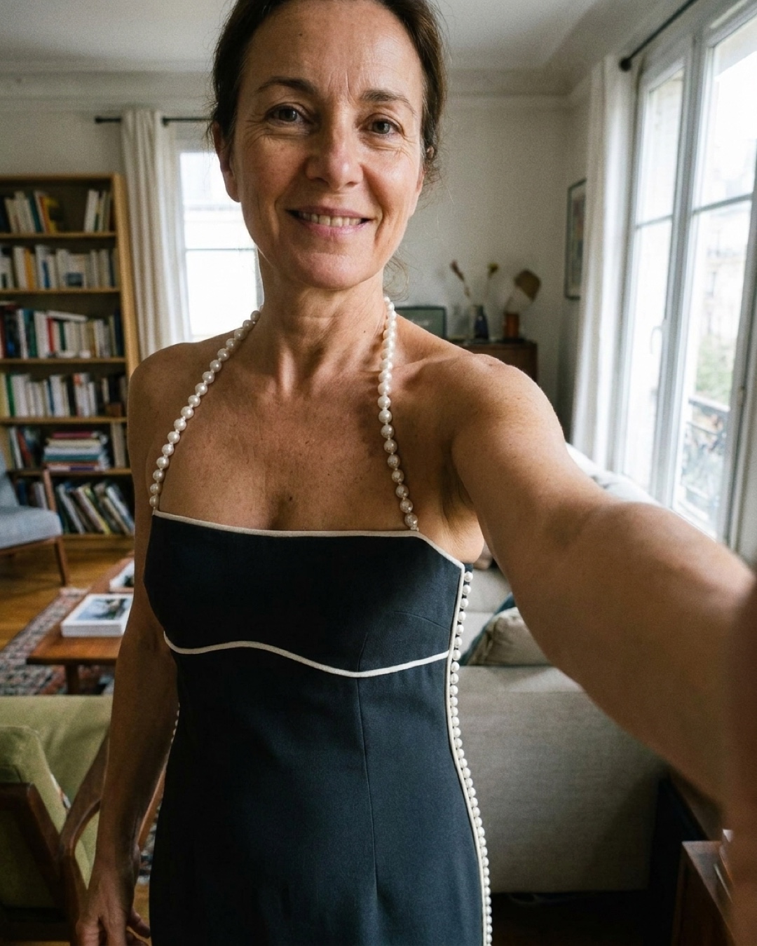 Customer selfie of the Hugo Caesar Tassi Caecilia in Basalt