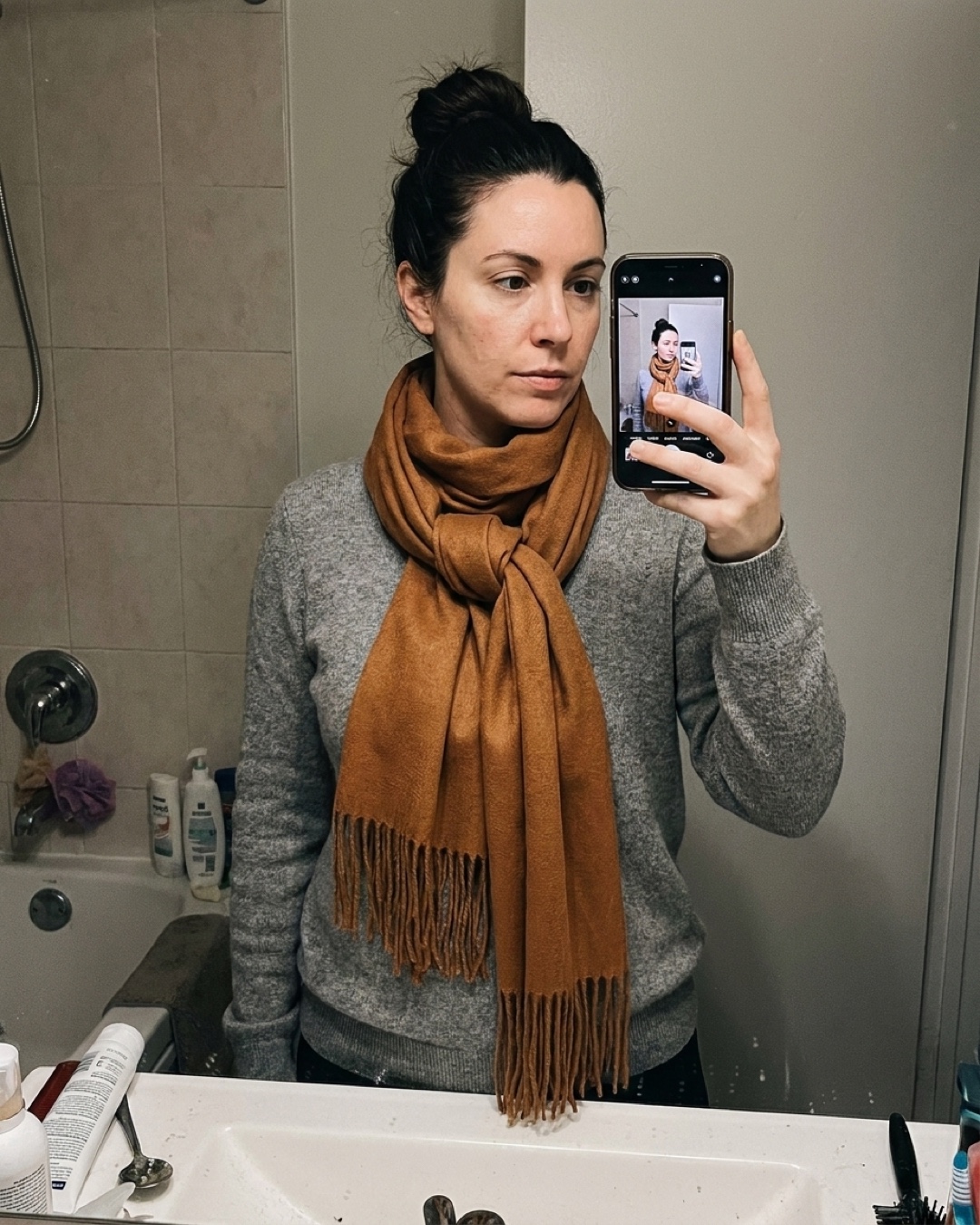 Customer selfie of the Hugo Caesar Tassi Ravenna in Cuoio