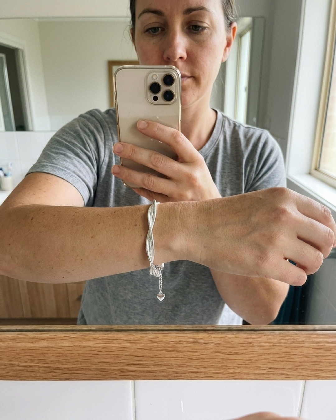 Customer selfie of the Hugo Caesar Tassi Stella in Argento